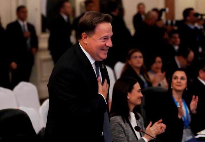 El presidente de Panamá, Juan Carlos Varela, fue registrado este miércoles, durante la reunión de los jefes de Estado y de Gobierno del Sistema de la Integración Centroamericana, en Ciudad de Guatemala (Guatemala). EFE