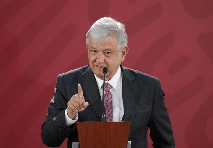 El presidente de México, Andrés Manuel López Obrador, ofrece hoy una rueda de prensa en el Palacio Nacional, en Ciudad de México (México). EFE