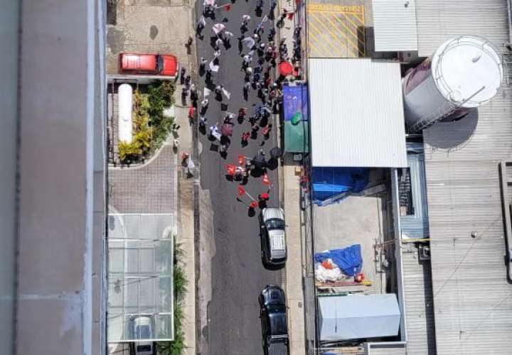 Trabajadores de Bimbo protestan; piden mejora salarial 