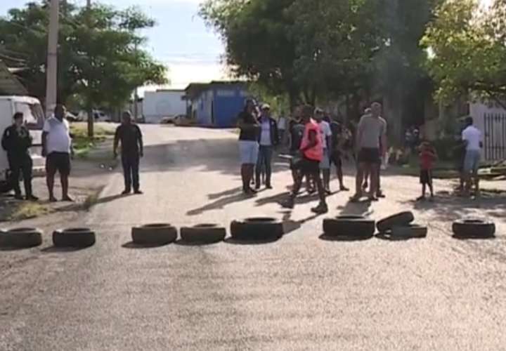 "La paila está boca abajo" en Mano de Piedra, residentes piden plazas de empleo
