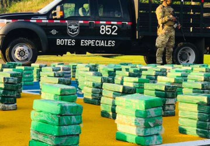 Sacan más paquetes de droga del río Belén en la Costa Abajo de Colón