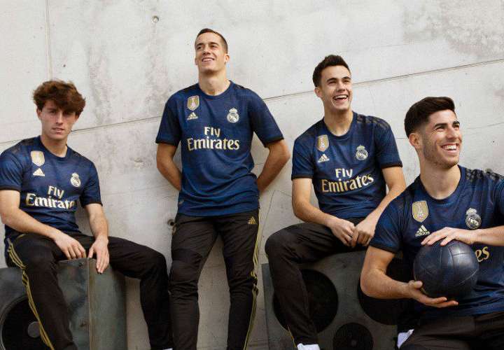 Real Madrid presenta su segunda vestimenta para la temporada 2019/20