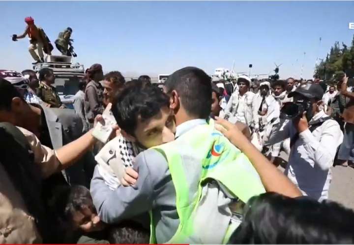 Hutíes y Gobierno yemení completan el mayor canje de prisioneros