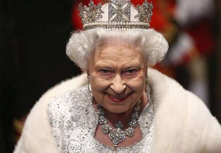 Buckingham chifeará a todos para no mostrar a Isabell II muy débil 