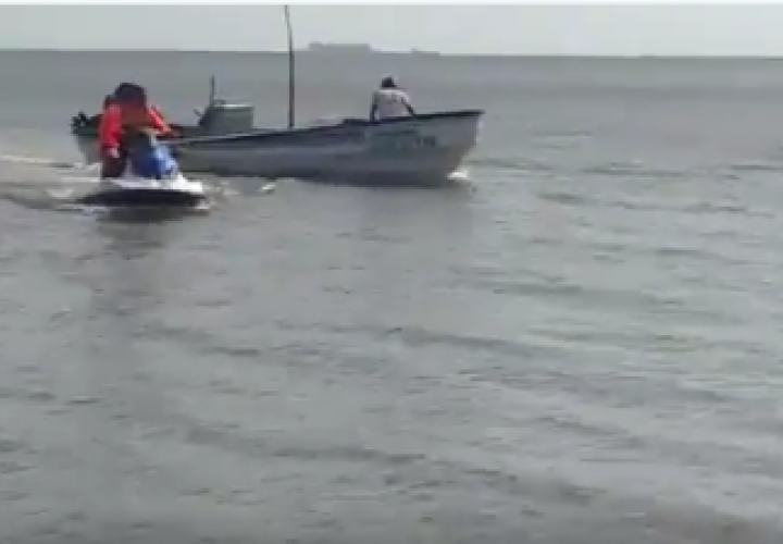 Rescatan a jovencito en playa Veracruz