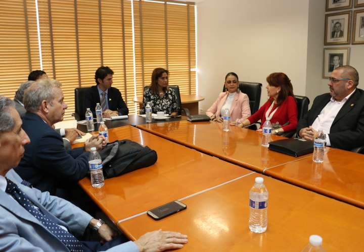 Administrador de la ATP se reúne con la Cámara Nacional de Turismo de Panamá