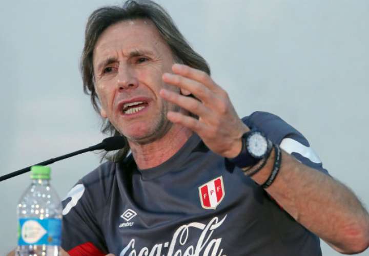 El director técnico de la selección peruana de fútbol, el argentino Ricardo Gareca. Foto: EFE