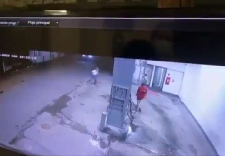 Delincuentes intentan robar en gasolinera en Chitré, pero se fregaron (Video)