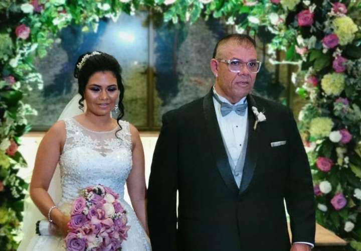 Rolo De León se casó por la iglesia con su pareja Tania