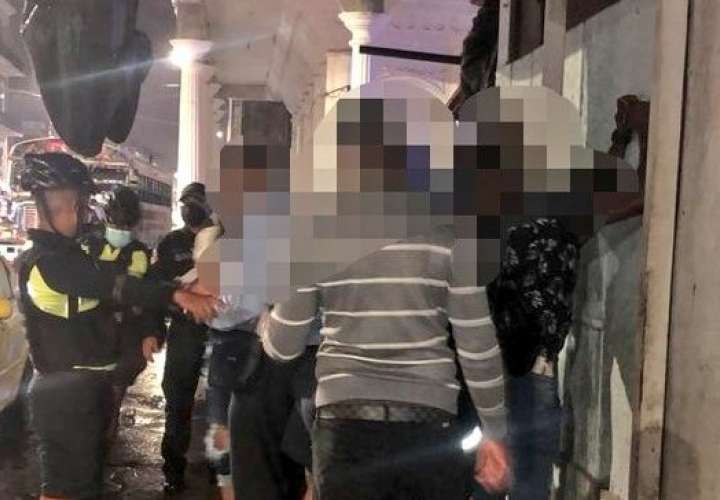 Menores rebeldes. Más de 60 fueron retenidos en un bar de Casco Viejo [Video]