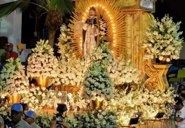 Pariteños celebran fiesta de Santo Domingo de Guzmán     