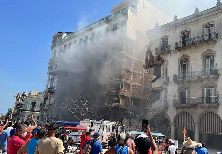 Fuerte explosión en un hotel de Cuba; se busca a sobrevivientes