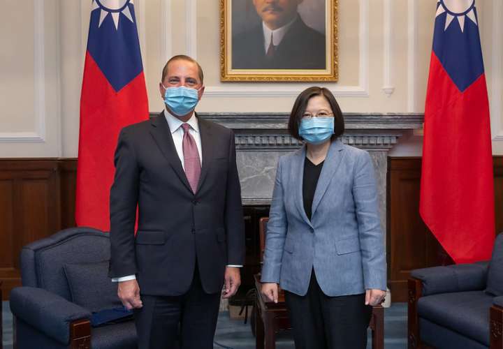 Secretario de Salud de Estados Unidos elogia respuesta de Taiwan contra pandemia