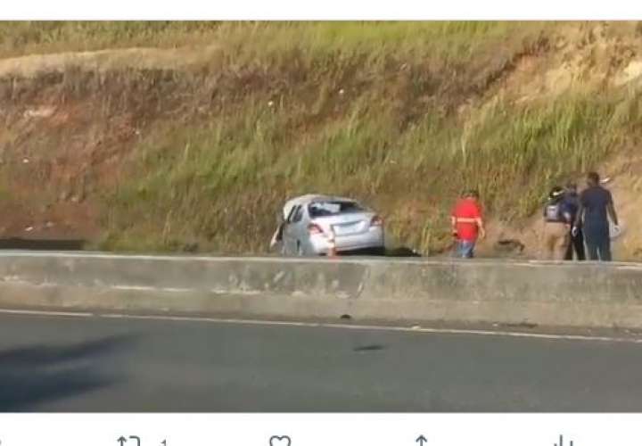 Mujer muere en  accidente de tránsito en la autopista Panamá Colón