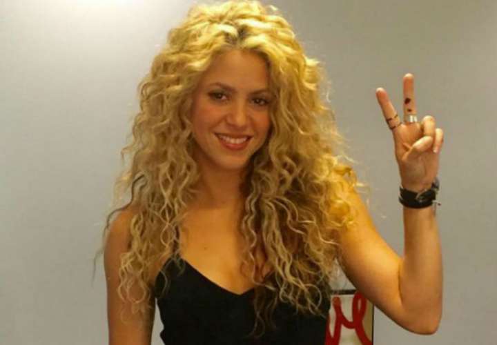 Fiscalía presenta querella contra Shakira 