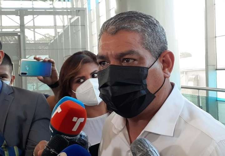  Minsa no hará hisopados a viajeros que se hayan vacunado, indica ministro Sucre
