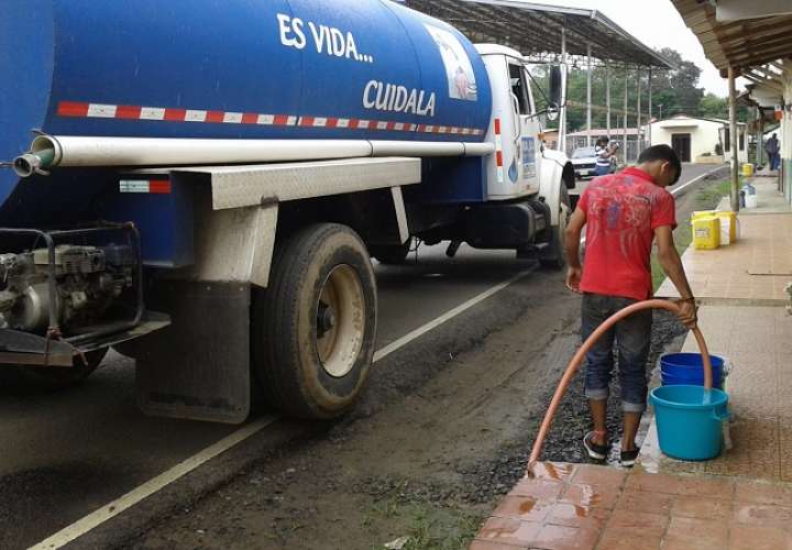 El Idaan solicitó a los residentes usar el agua potable únicamente para consumo humano.