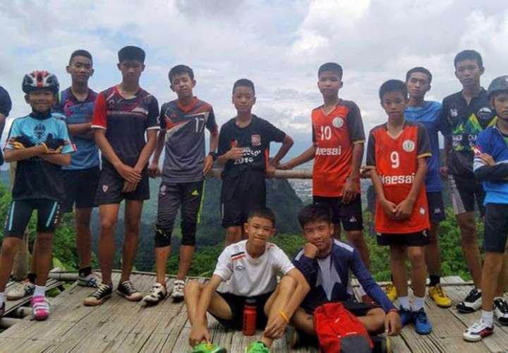 Confirman rescate de los 13 atrapados en una cueva de Tailandia