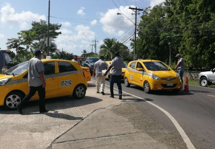 Detectan taxis con irregularidades 