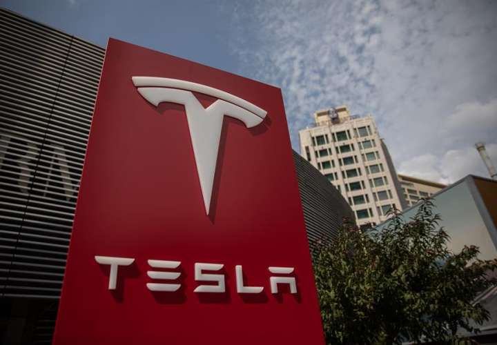 Acciones de Tesla se desploman un 10% por las dudas sobre su "Battery Day"