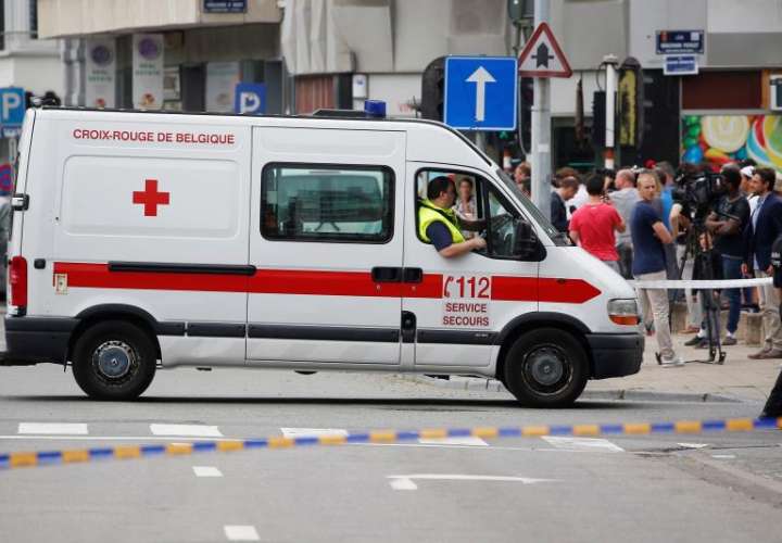 Personal médico llega al lugar de un tiroteo en Lieja, Bélgica, hoy, 29 de mayo de 2018.  Foto: EFE