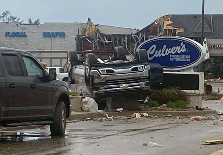  Al menos 2 muertos y 40 heridos por potente tornado en Michigan