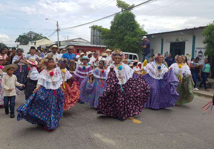 Mucha tradición y folclor en  Festival de Toro Guapo 