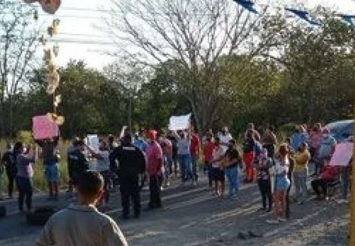 Precaristas protestan para exigir agua, luz y legalización de lotes