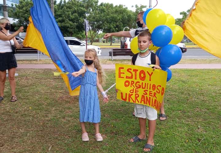 Ucranianos en Panamá piden paz y un alto a la guerra  [Video]