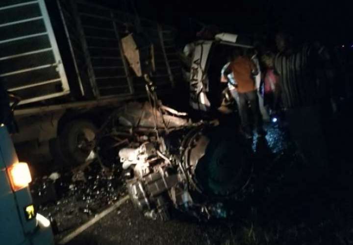 Más de 40 muertos en un accidente de autobús en Uganda