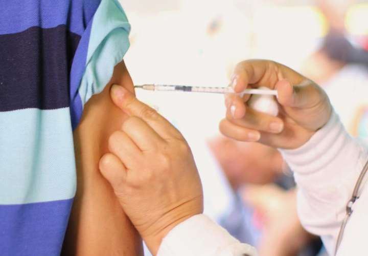 Minsa recibe más 100 mil dosis de vacunas contra la influenza H1N1