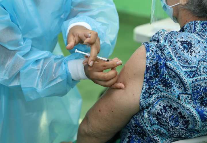 Minsa:  No se reportan defunciones relacionadas a vacunas contra COVID-19