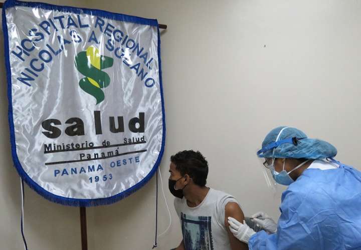 De los 150 viales recibidos 66 serán para el personal sanitario del hospital Nicolás A. Solano que aún no había sido vacunado.