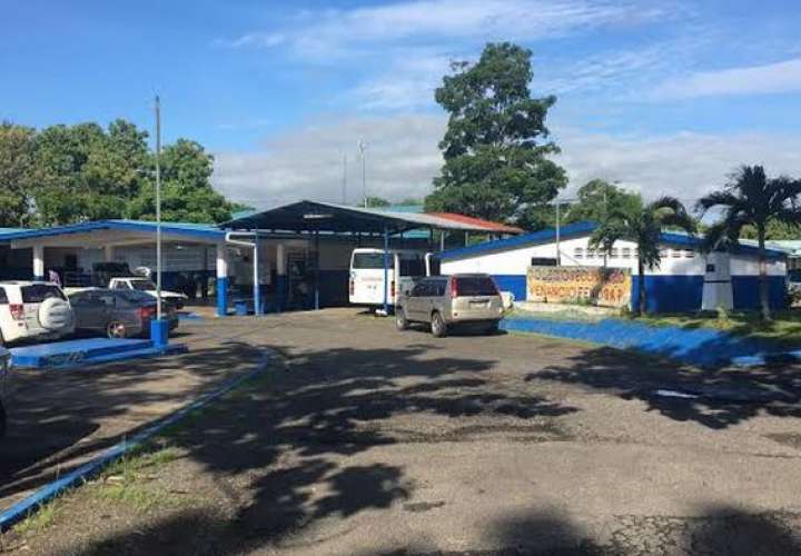 Docentes colegio Venancio Fenosa Pascual piden recuperación de sus terrenos
