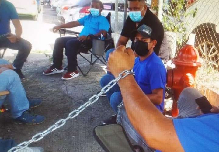 Taxistas de Veraguas protestan en la cercanía de la Presidencia  [Video]
