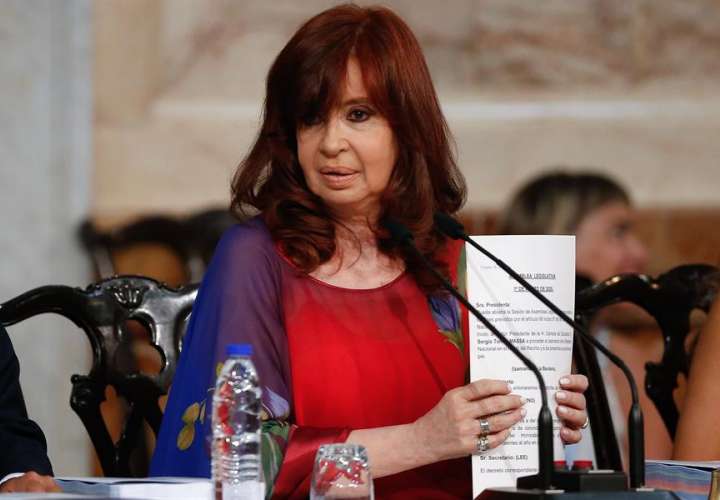 Cristina Fernández demanda a Google por aparecer como "ladrona de la nación"