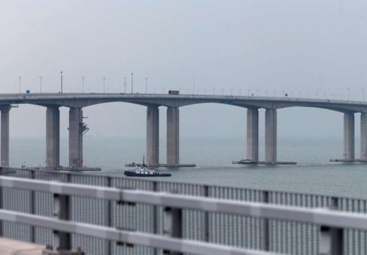 Vista del puente Hong Kong Zhuhai-Macao, en Hong Kong (China), hoy, 24 de octubre de 2018. EFE