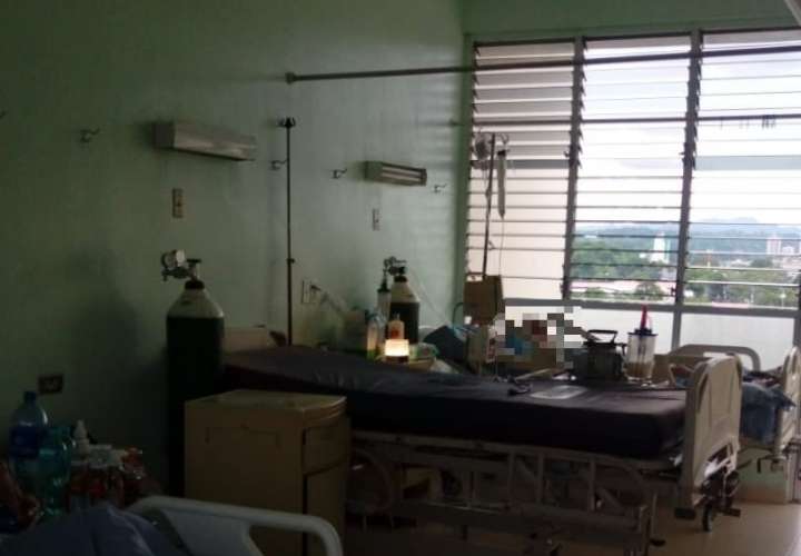 Familiares de pacientes con KPC denuncian sala en malas condiciones