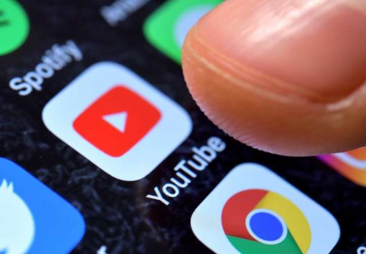 YouTube prohíbe los vídeos del discurso del odio y el supremacismo