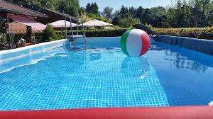 El hecho ocurrió en una piscina mientras la niña estaba de vacaciones. Imagen Pixabay