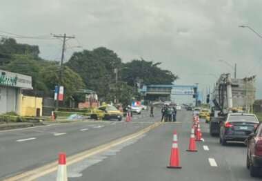 Escena  del accidente mortal en Tocumen.    ( Foto: Tráfico Panamá)