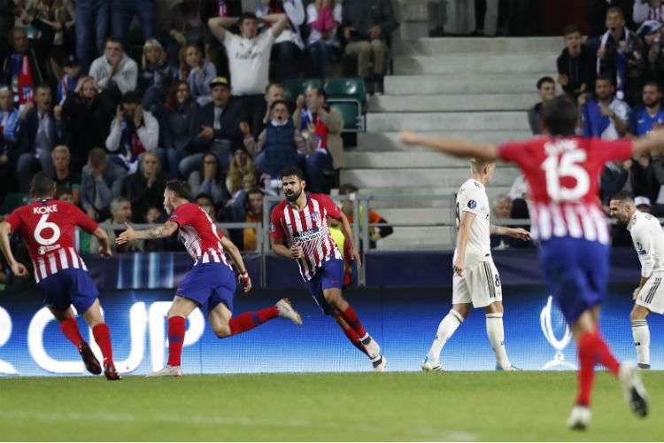 Jugadores del Atlético de Madrid celebran uno de los goles anotados en el partido. Foto: EFE