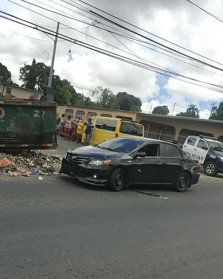 Uno de los autos involucrados en la balacera. 