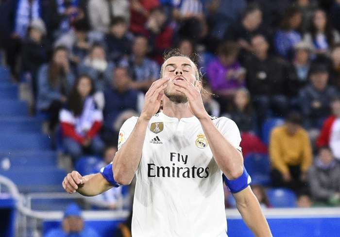 El delantero galés del Real Madrid, Gareth Bale, se lamenta durante el partido correspondiente a la octava jornada de LaLiga Santander./ EFE