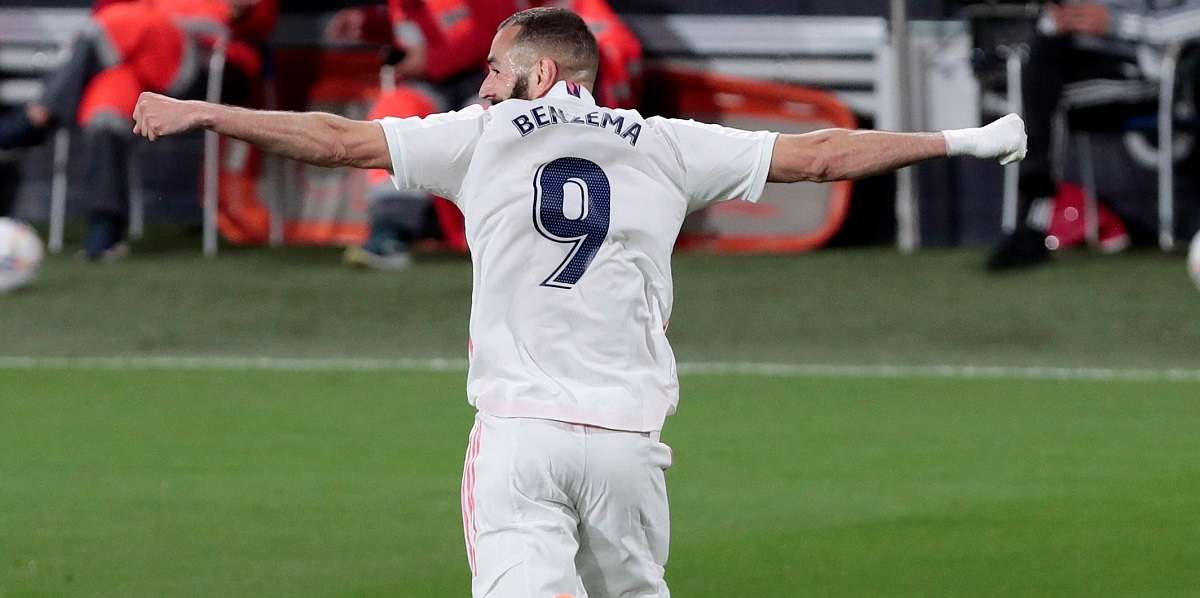 Karim Benzema festeja uno de sus goles. /EFE