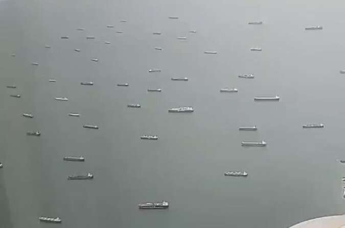  Foto de video  de los barcos encallados por el fenómeno de El Niño.