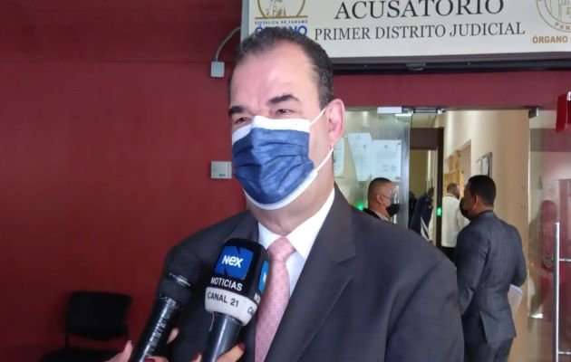 El abogado Carlos Carrilo, parte de la defensa de Ricardo Martinelli.
