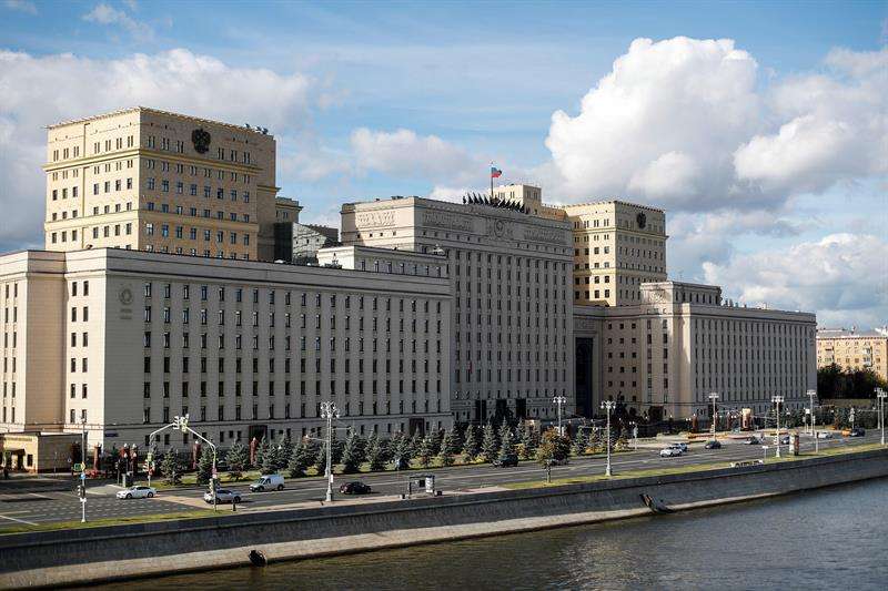 Vista general del Centro de Control de Defensa Nacional, edificio principal del Ministerio de Defensa y de las Fuerzas Armadas rusas, en Moscú, Rusia, hoy, 18 de septiembre de 2018. EFE