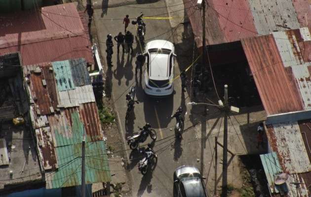 Auto abandonado en Río Alejandro con drogas. Foto/Archivo