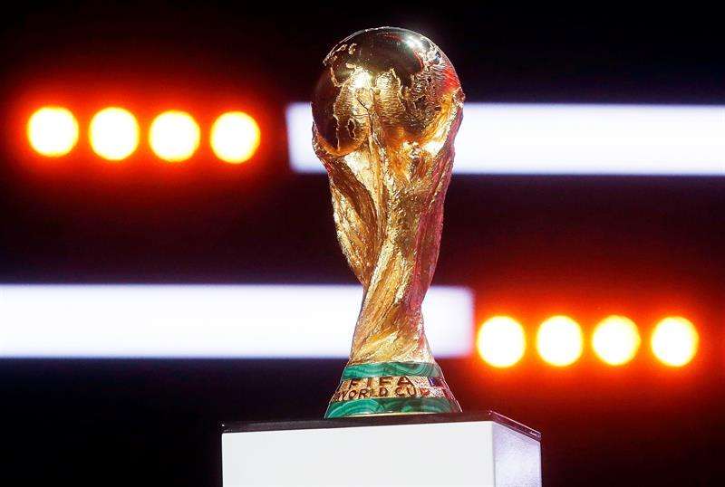La copa del mundo de la FIFA ya está en territorio ruso. Foto EFE